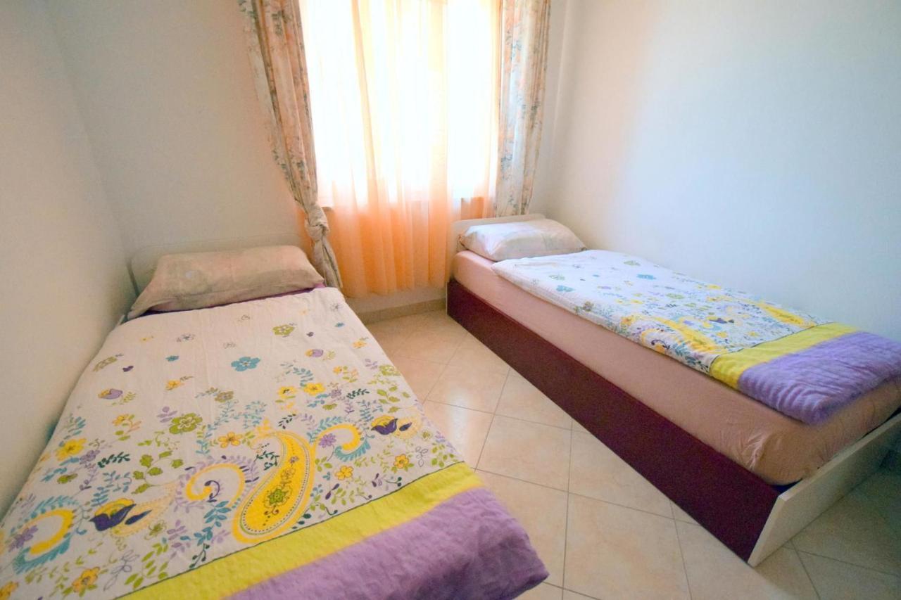 Apartments Gabrijel Малинска Екстериор снимка