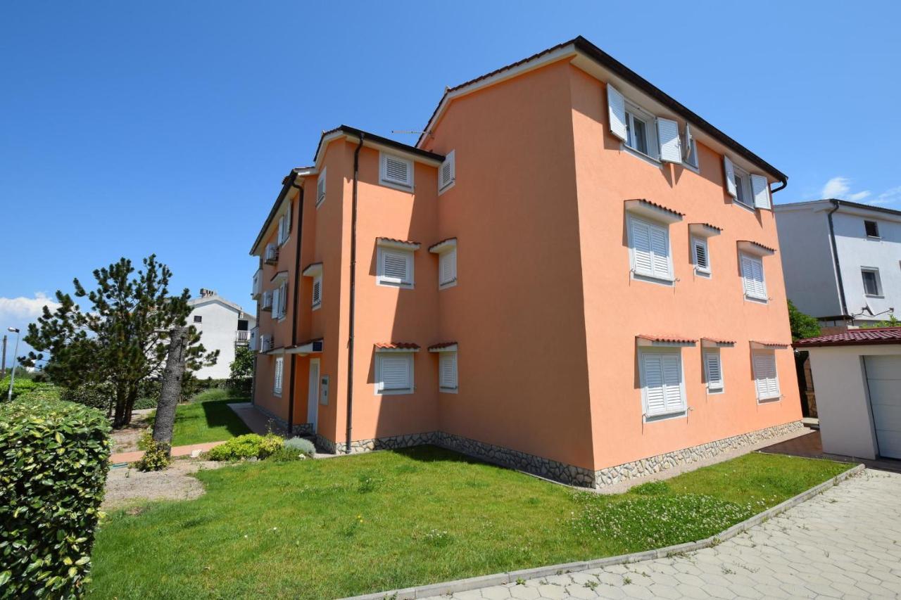 Apartments Gabrijel Малинска Екстериор снимка