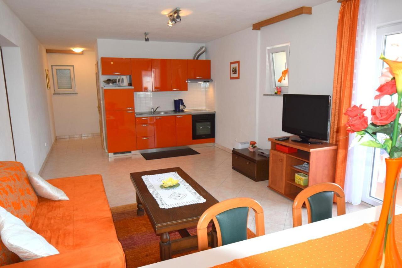 Apartments Gabrijel Малинска Екстериор снимка
