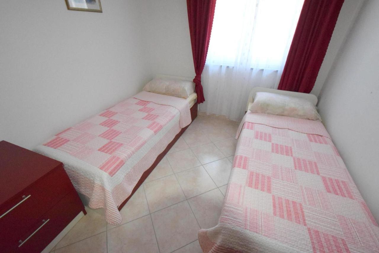 Apartments Gabrijel Малинска Екстериор снимка