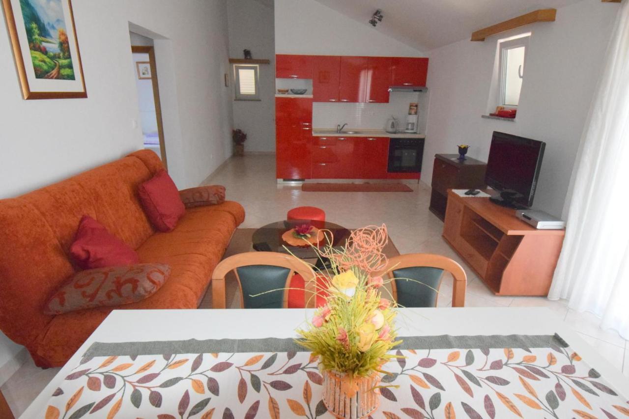 Apartments Gabrijel Малинска Екстериор снимка