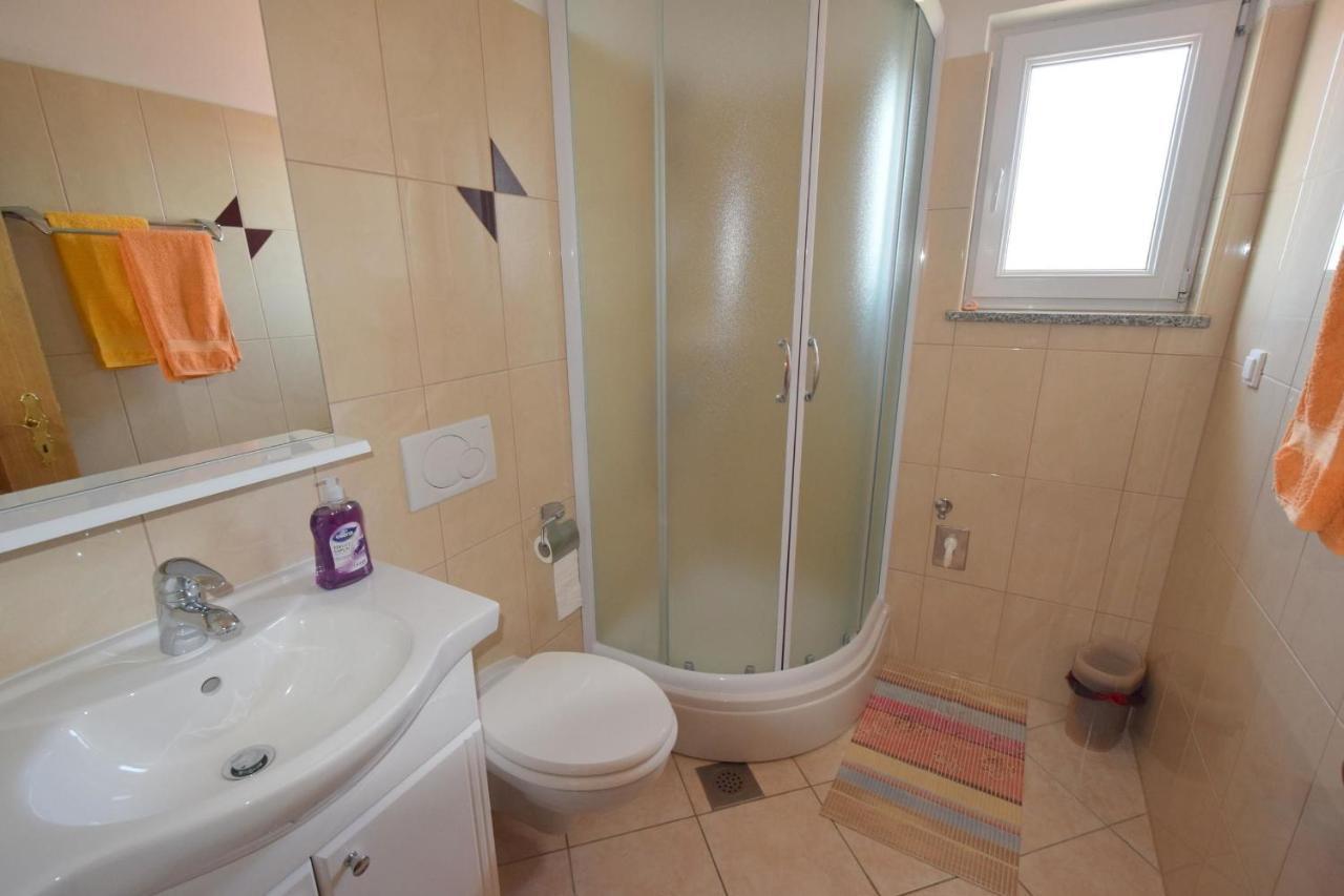 Apartments Gabrijel Малинска Екстериор снимка