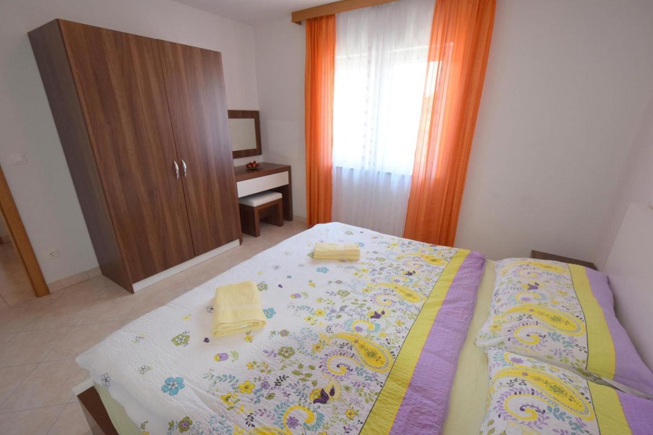 Apartments Gabrijel Малинска Екстериор снимка