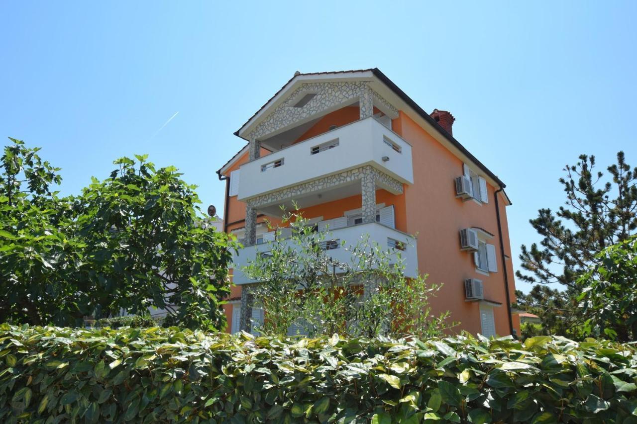 Apartments Gabrijel Малинска Екстериор снимка